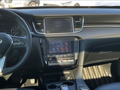Certified 2025 INFINITI QX50 Luxe image 8