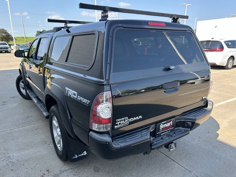 Used 2014 Toyota Tacoma 4x4 Double Cab w/ TRD Sport Package image 4