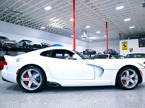 Used 2015 Dodge Viper SRT-10 w/ Quick Order Package 22J GT RWD image 11