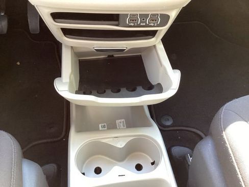 Used 2023 Chrysler Voyager LX FWD image 23