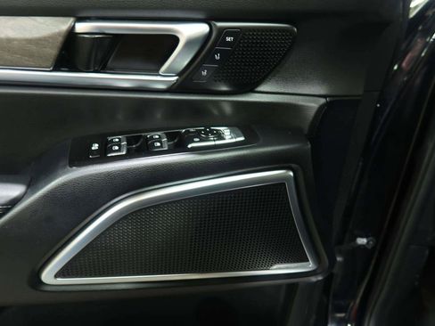 Used 2022 Kia Telluride SX w/ SX Prestige Package AWD/4WD image 16