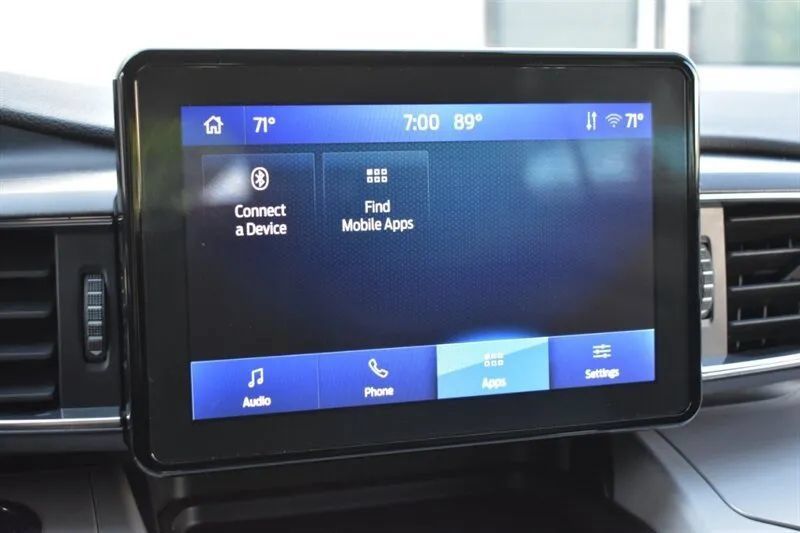 Used 2024 Ford Explorer XLT w/ Equipment Group 202A AWD/4WD image 22