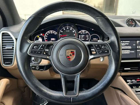 Used 2019 Porsche Cayenne image 37