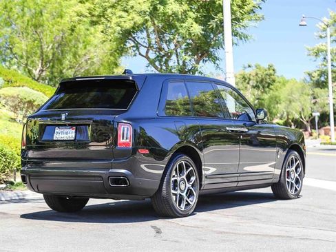 Used 2021 Rolls-Royce Cullinan Black Badge AWD/4WD image 17