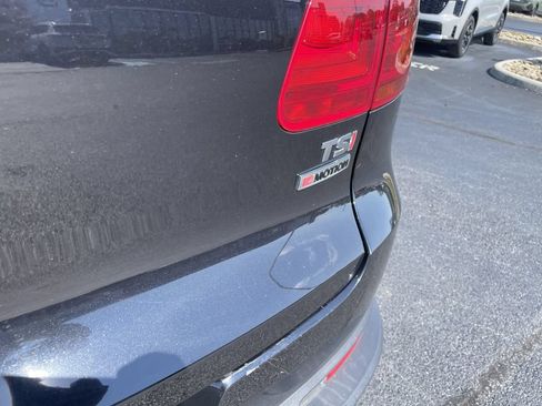 Used 2017 Volkswagen Tiguan Wolfsburg Edition AWD/4WD image 6