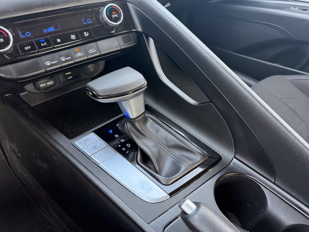 Used 2024 Hyundai Elantra SEL FWD image 14