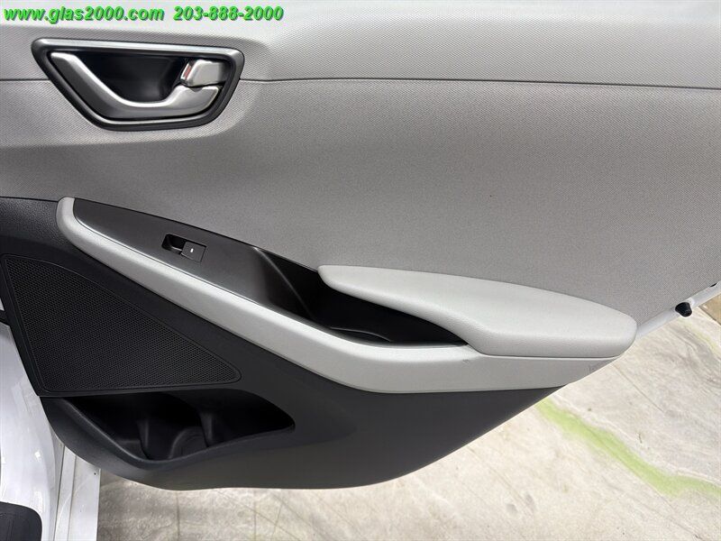 Used 2020 Hyundai Ioniq Blue FWD image 26