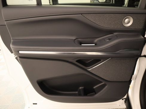 New 2025 Lincoln Navigator L Reserve w/ Jet Appearance Package image 18