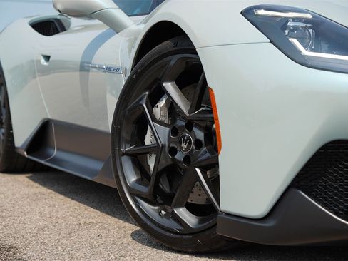 Used 2025 Maserati MC20 Cielo image 2