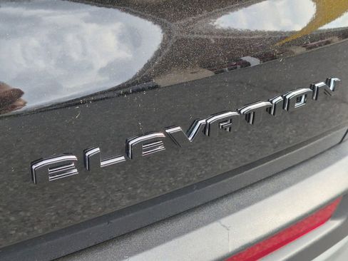 Used 2025 GMC Acadia Elevation image 16