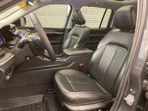 Used 2024 Jeep Grand Cherokee Limited 4xe w/ Luxury Tech Group II AWD/4WD image 30