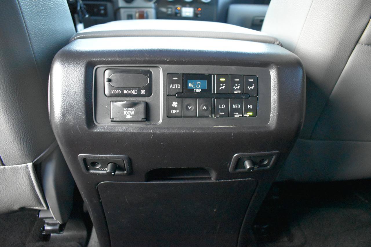 Used 2014 Toyota Sequoia Platinum RWD image 44