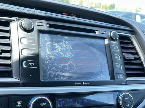 Used 2015 Toyota Highlander XLE image 20