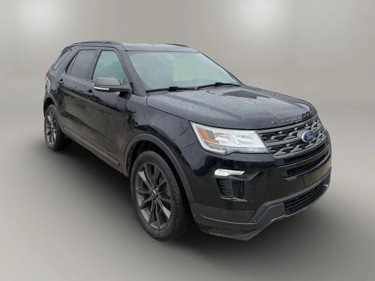 Used 2018 Ford Explorer XLT w/ Equipment Group 202A AWD/4WD image 1