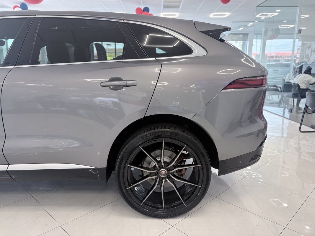 Used 2022 Jaguar F-PACE S AWD/4WD image 7