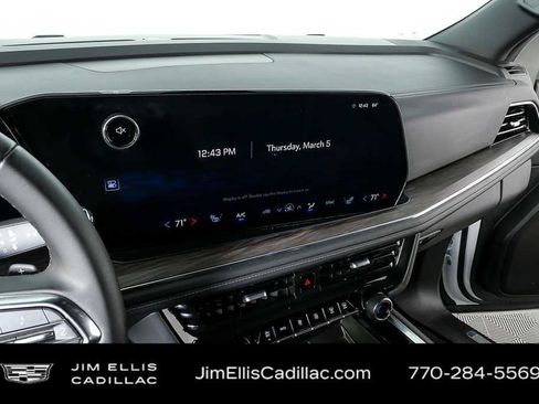Used 2025 Chevrolet Tahoe LT AWD/4WD image 12