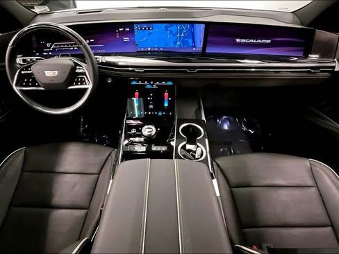 Used 2025 Cadillac Escalade Sport AWD/4WD image 17