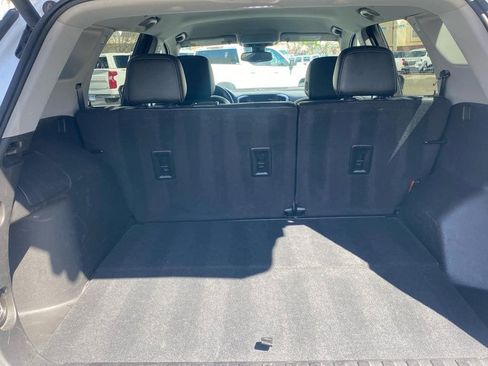 Used 2024 GMC Terrain SLT image 15