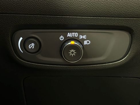 Used 2025 Buick Encore GX Sport Touring w/ Comfort Package FWD image 41