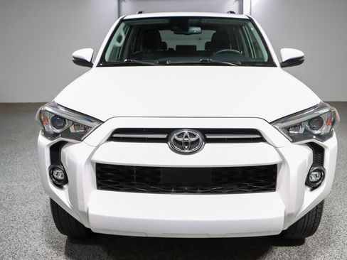 Used 2023 Toyota 4Runner SR5 Premium w/ Moonroof Package AWD/4WD image 4