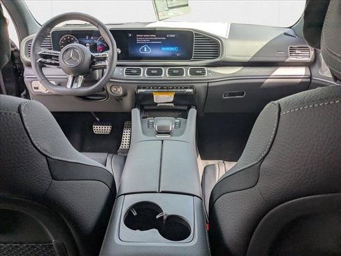 New 2026 Mercedes-Benz GLS 580 4MATIC image 13