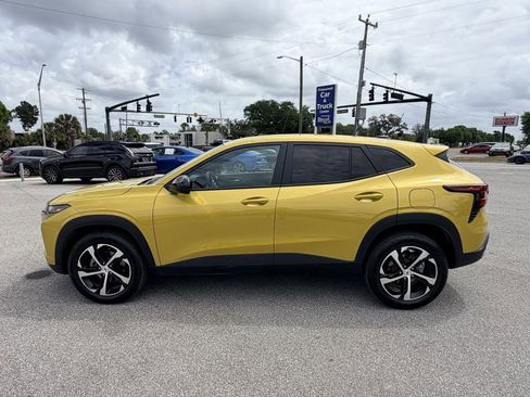 Certified 2024 Chevrolet Trax RS image 8