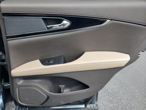 Used 2022 Lincoln Nautilus Reserve image 33