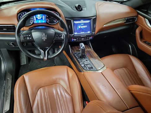 Used 2019 Maserati Levante GranLusso image 14