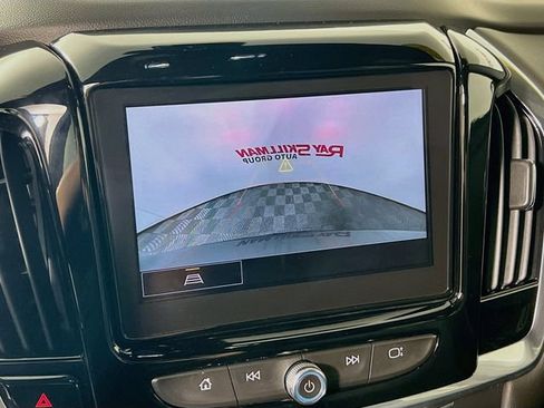 Used 2022 Chevrolet Traverse LT FWD image 19