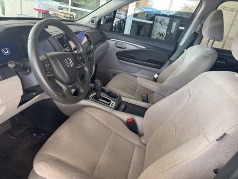 Used 2020 Honda Pilot EX image 2