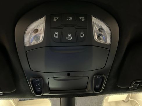 New 2027 Chrysler Pacifica Pinnacle w/ Theater Group AWD/4WD image 25