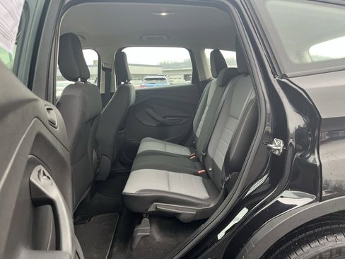 Used 2019 Ford Escape S image 22