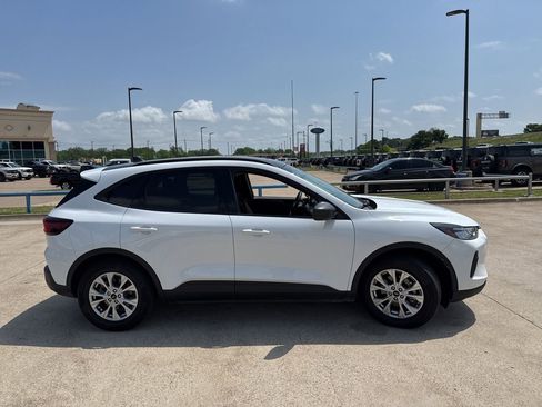 Used 2025 Ford Escape Active image 17