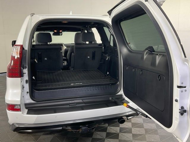 Used 2021 Lexus GX 460 Premium w/ Accessory Package AWD/4WD image 33