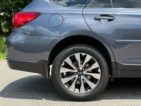 Used 2015 Subaru Outback 2.5i Limited AWD/4WD image 9