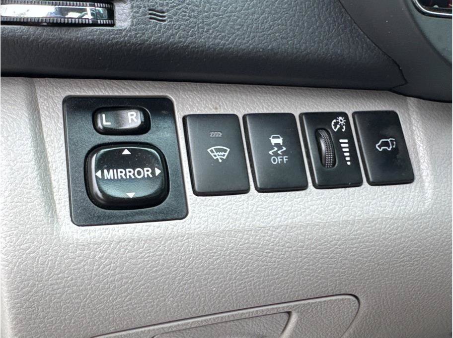 Used 2013 Toyota Highlander SE FWD image 36