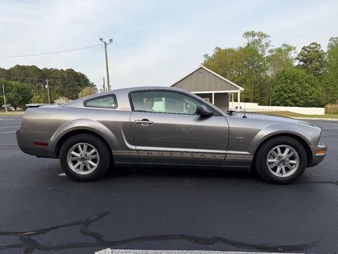 Used 2009 Ford Mustang Coupe RWD image 9