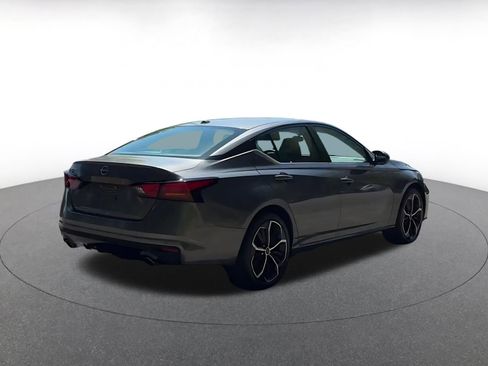 Used 2025 Nissan Altima 2.5 SR image 14