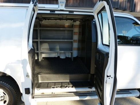 Used 2023 GMC Savana 2500 w/ Driver Convenience Package image 21