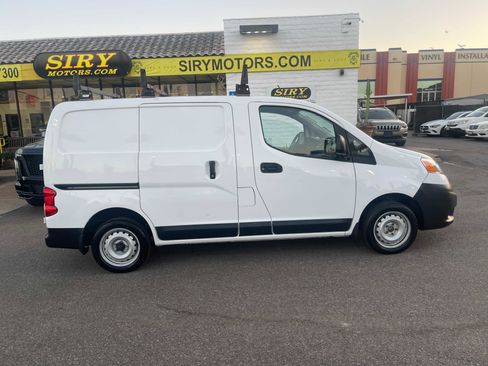 Used 2019 Nissan NV200 S w/ Cruise Control Package image 2