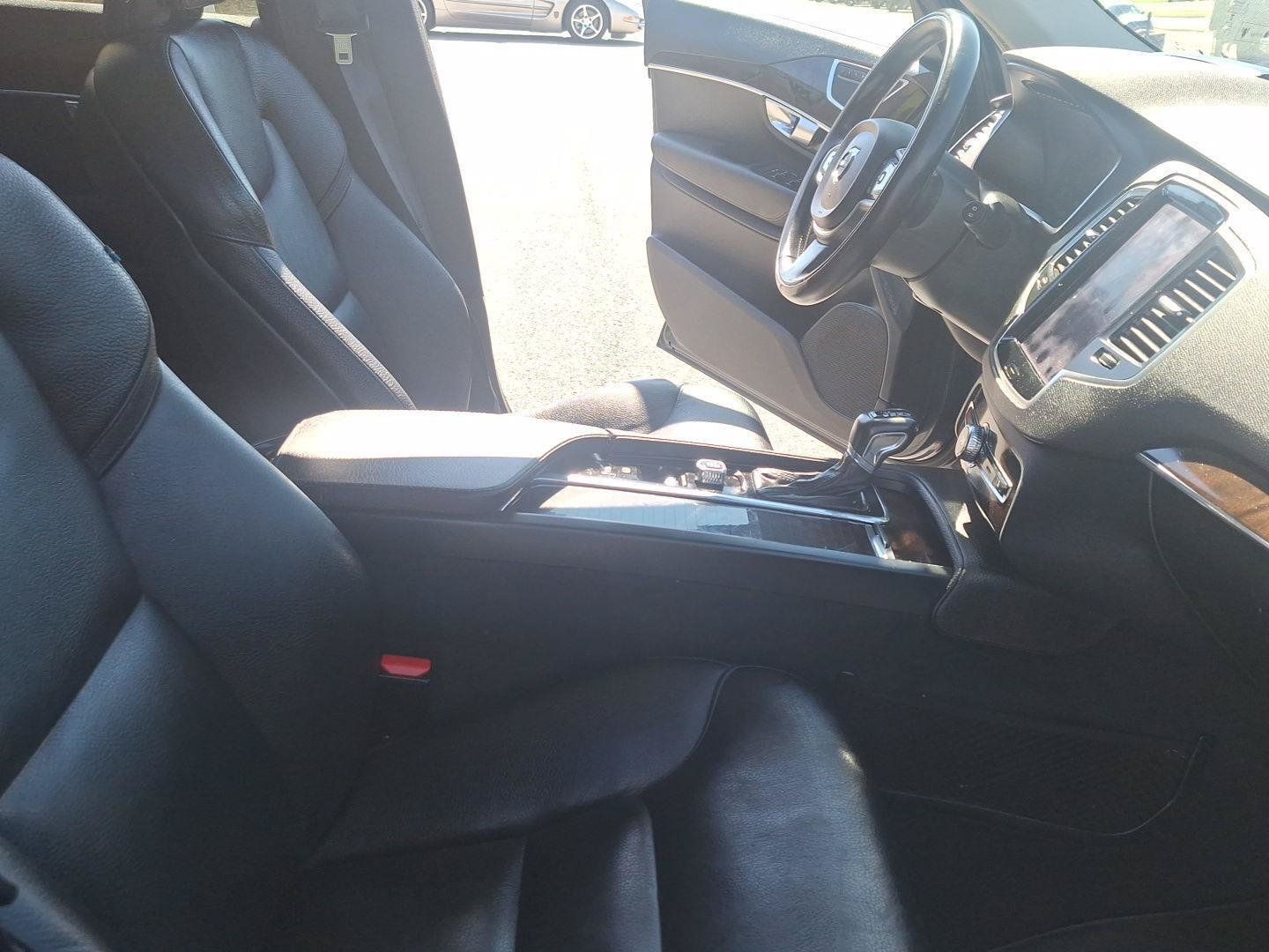 Used 2019 Volvo XC90 T6 Momentum AWD/4WD image 20