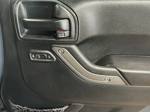 Used 2017 Jeep Wrangler Unlimited Sport AWD/4WD image 17