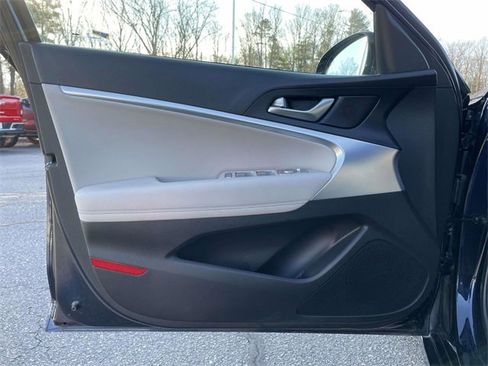 Used 2023 Genesis G70 2.0T image 16