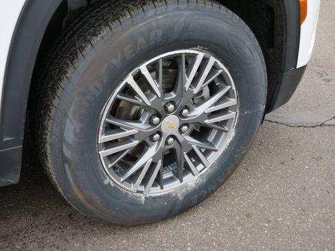 Used 2024 Chevrolet Traverse LT AWD/4WD image 13