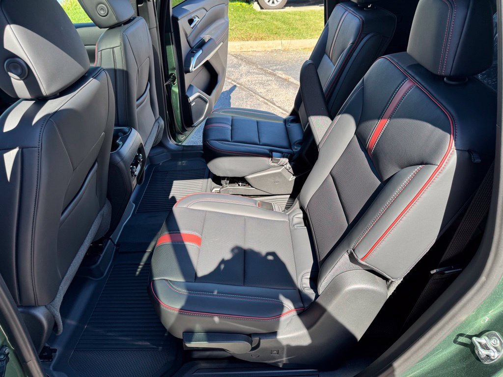 New 2027 Chevrolet Traverse RS w/ LPO, Floor Liner Package AWD/4WD image 22