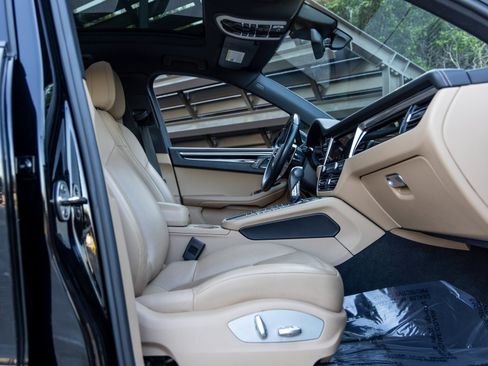 Used 2021 Porsche Macan image 55