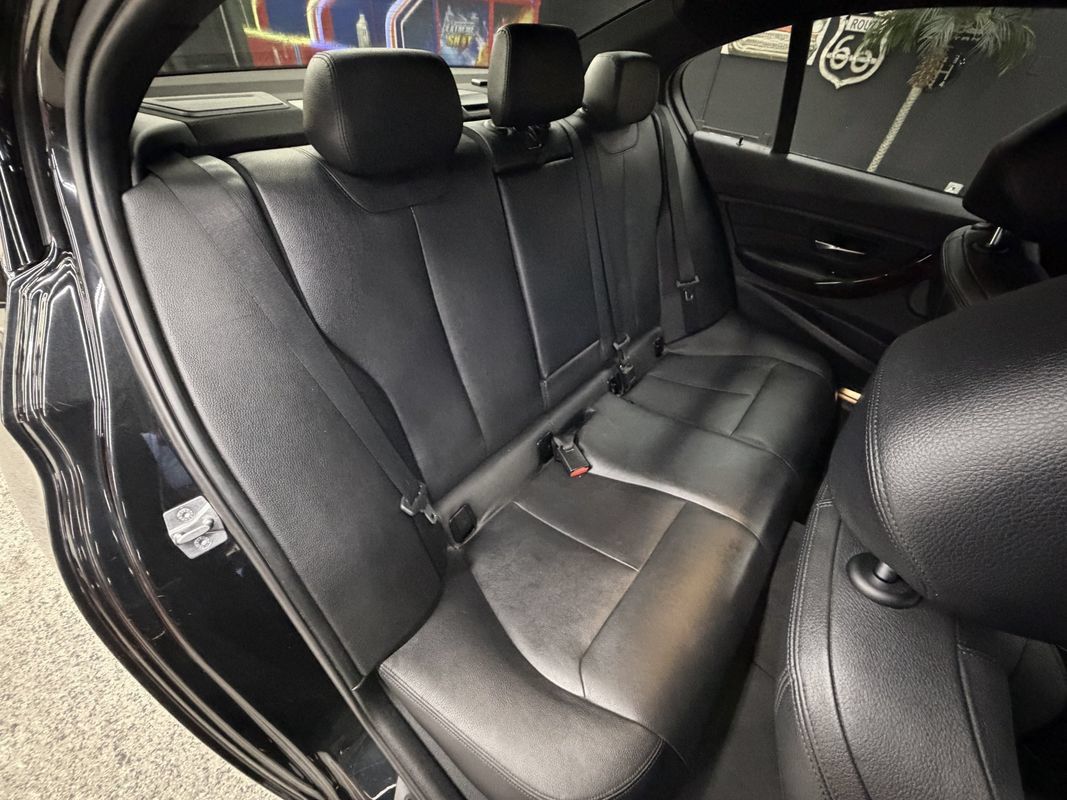 Used 2013 BMW 335i xDrive Sedan AWD/4WD image 18