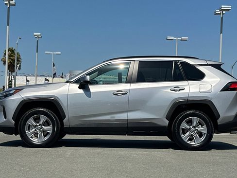 Used 2025 Toyota RAV4 XLE FWD image 7