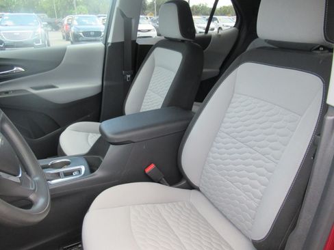 Used 2020 Chevrolet Equinox LT w/ LPO, Floor Liner Package FWD image 19