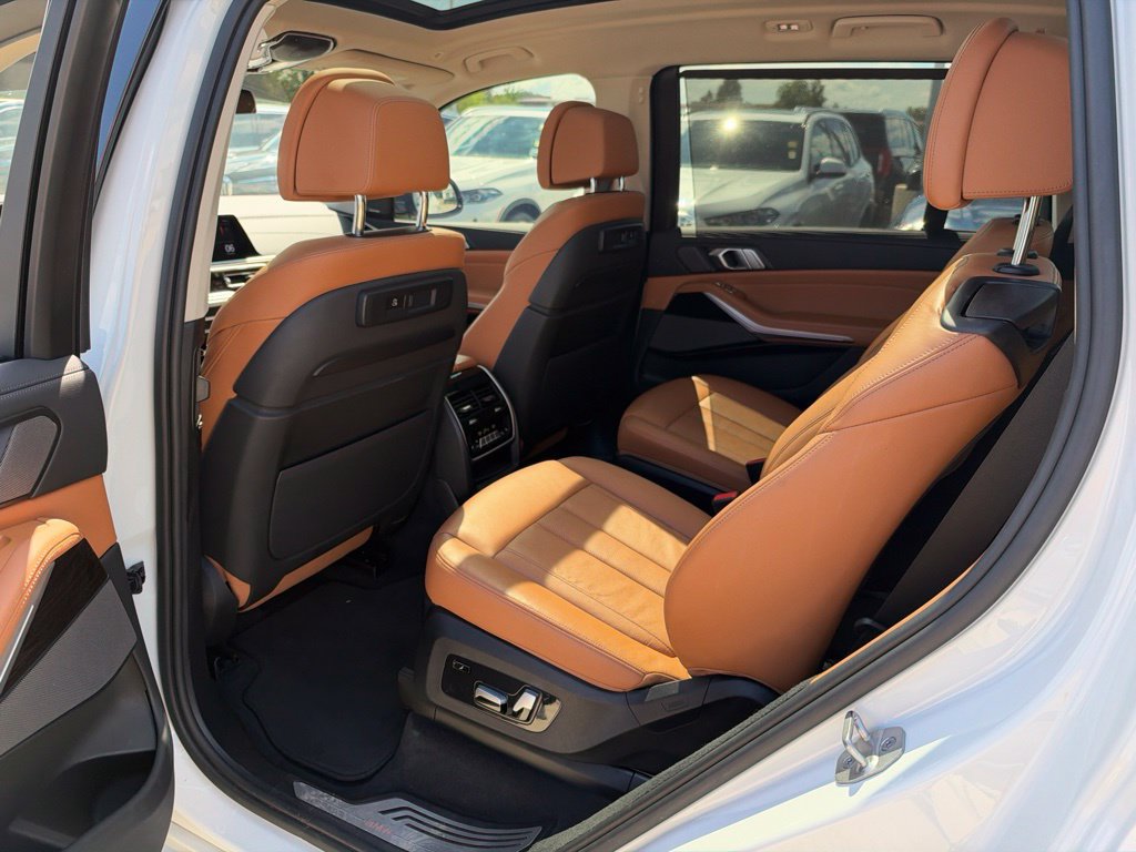 Used 2021 BMW X7 xDrive40i w/ Premium Package AWD/4WD image 22